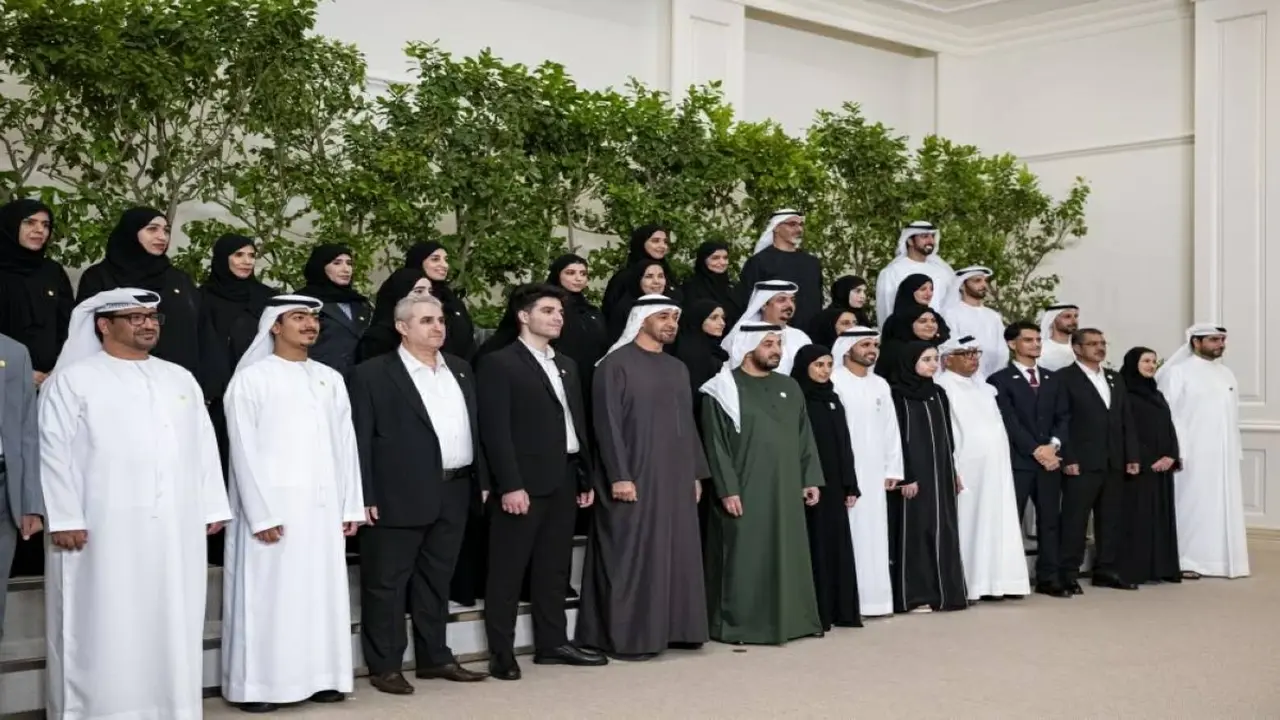 محمد بن زايد يؤكد أهمية تطوير التعليم لمستقبل الإمارات